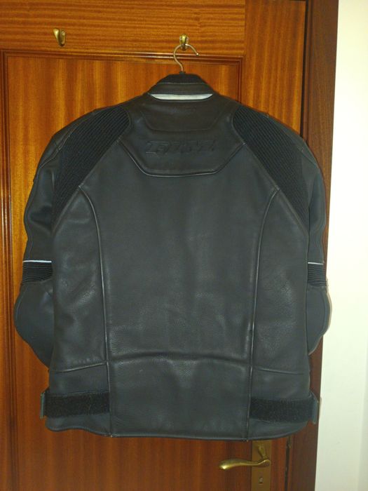 Casaco de cabedal mota