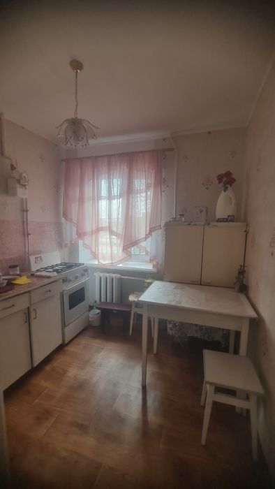 Продається 1-но кімнатна квартира .Можливо під бізнес .Черемушки