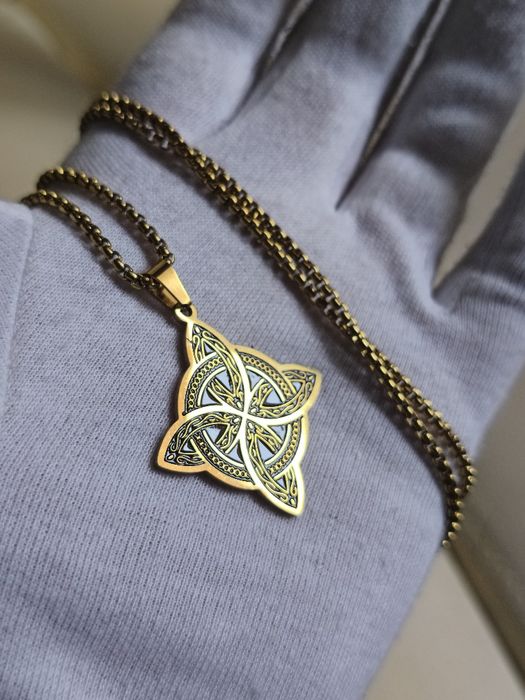 Colar Dourado de simbologia Ancestral