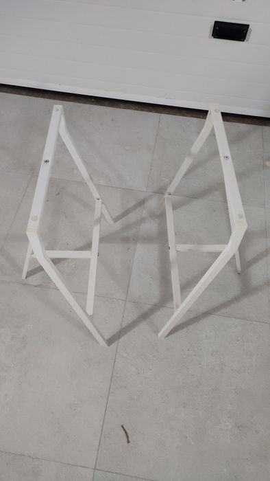 Cavaletes metálicos IKEA