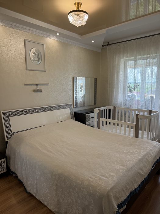 Продам 2-х кімнатну квартиру у м. Жовква