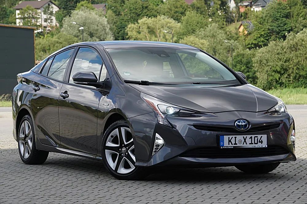Toyota Prius 1.8b Hybryda  Max wyposażona 1-ręka z Niemiec Head Up, Navi