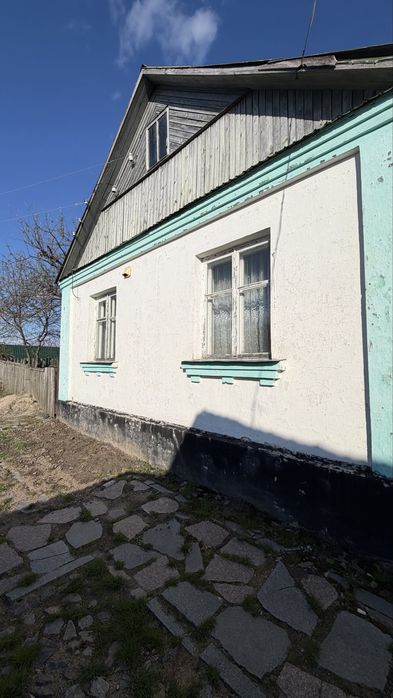 Будинок в селі з газом 15 км від міста