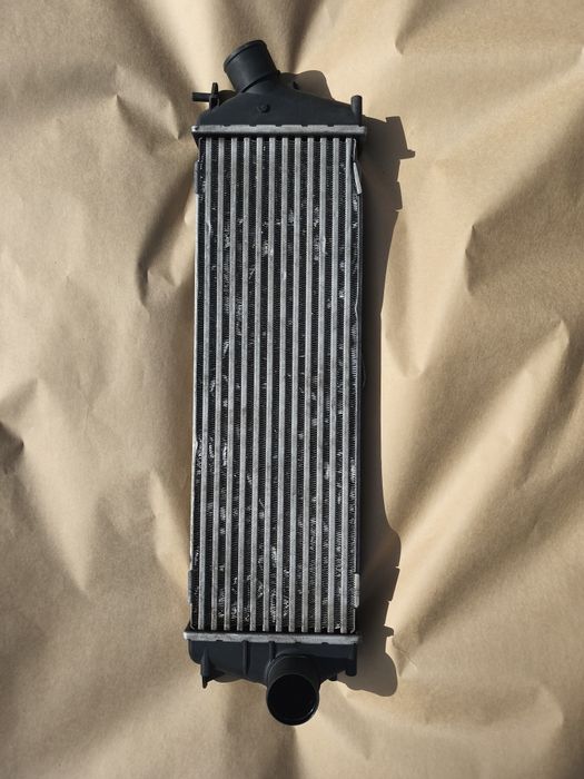 Chłodnica intercooler Trafic Vivaro Primastar