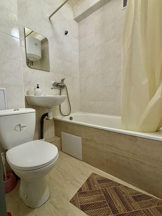 Посуточно,почасово 1к квартира в 5 мин.ходьбы от м Дарница,свет 24/7