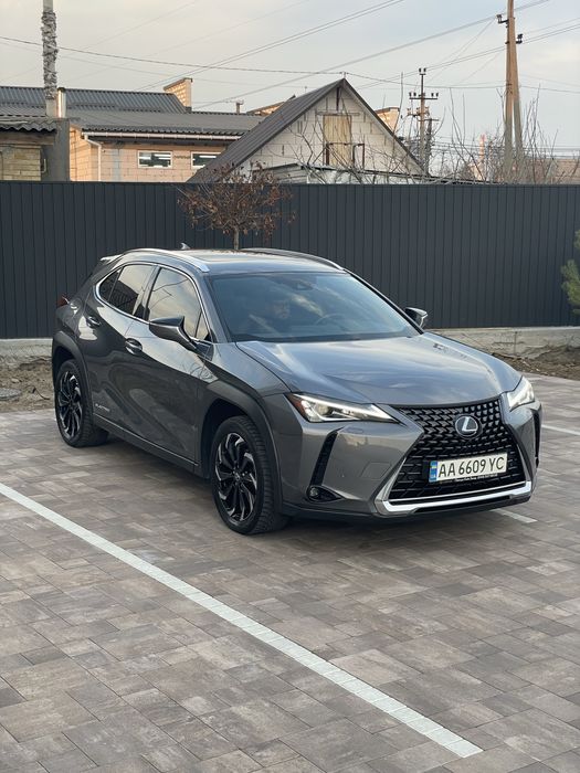 Lexus UX 300e 2020 обмін електр обмен