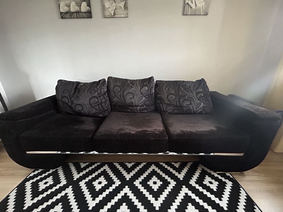 Sprzedam zestaw wypoczynkowy sofa + 2 fotele + pufa