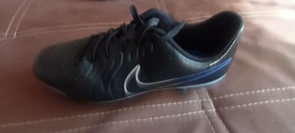 Buty piłkarskie, korki Nike Tiempo rozm. 38.5