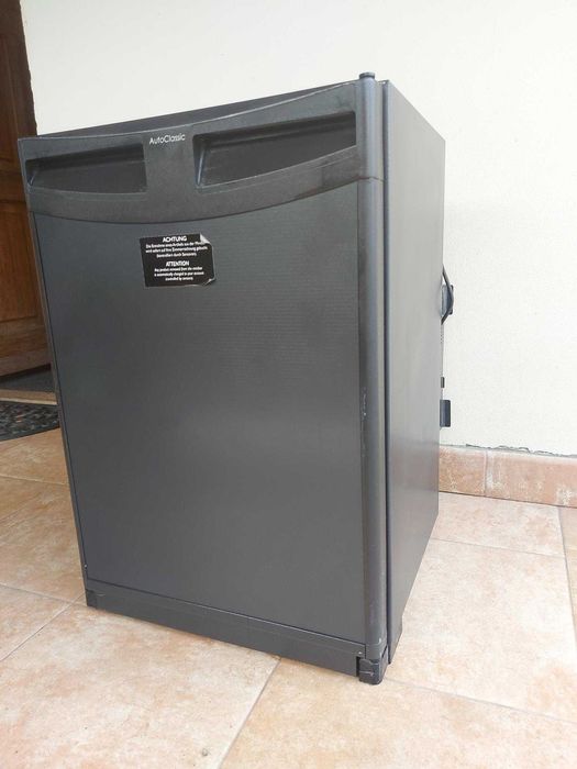 Lodówka mała 40x58 turystyczna w zabudowę