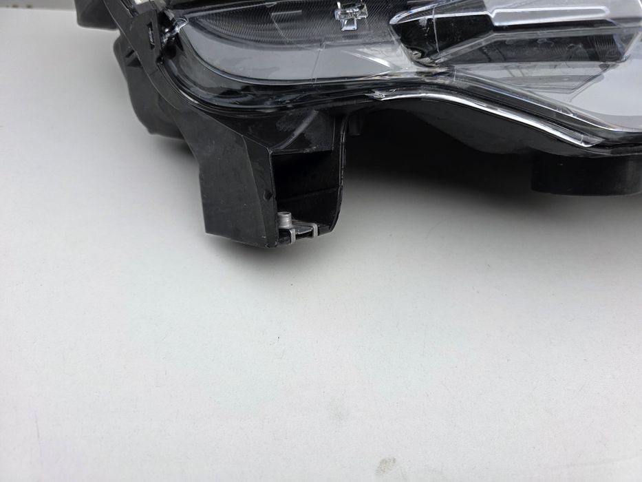 TOYOTA PROACE CITY lampa prawa przednia EU 18-23