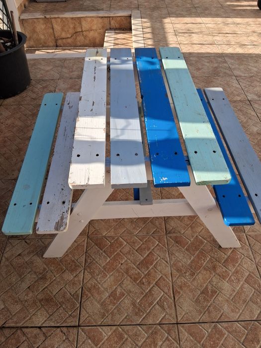 Mesa para estudo e brincar