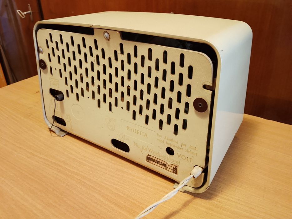 Zabytkowy radioodbiornik lampowy Philips Philetta
