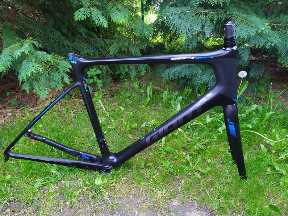 Giant Defy Advanced PRO 0 rama  szosowa CARBON  Over Drive Uszkodzona  Polecam