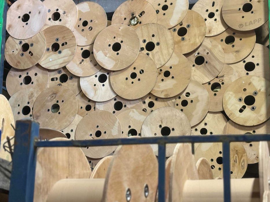 Bębny kablowe szpule do kabli bębny drewniane bębny do nawijania kabli