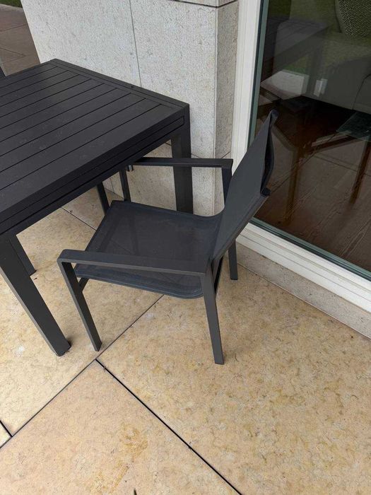 Mesa exterior aluminio SKLUM + 4 cadeiras textilene