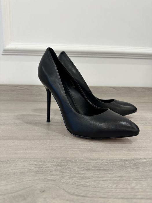 Новые кожаные туфли на калбуке ttizzare 37 размер (24 см)