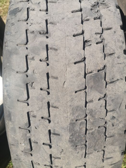 Шини 315/ 70 r22 5 запаска