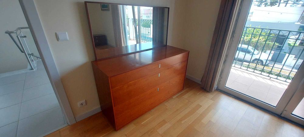 Mobília de Quarto Completa em Cerejeira – Marca MOVEME (Excelente Estado)