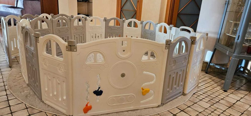 Bardzo duży kojec dziecięcy, modułowy (ok. 220x265 cm) - REZERWACJA