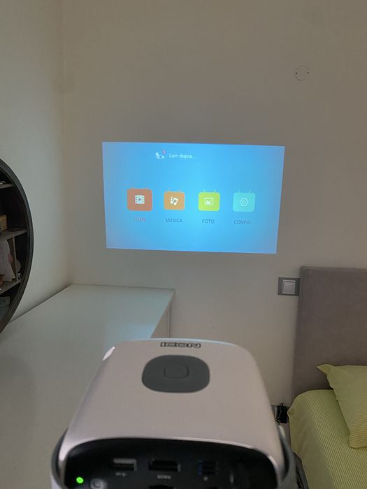 Portable Mini-Projector (40 ANSI lumens)64168937573633121