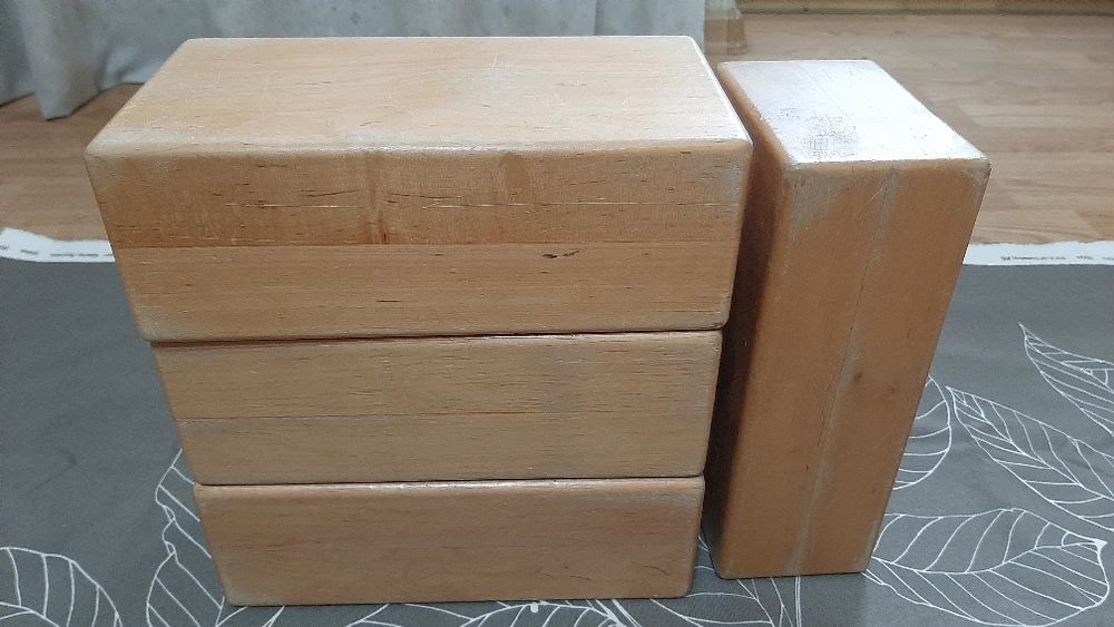 Дерев'яні блоки (пропси, цеглинки) для йоги, стретчингу