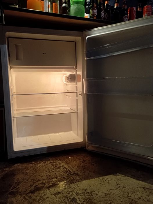 Mini Frigorífico com Congelador – A Funcionar