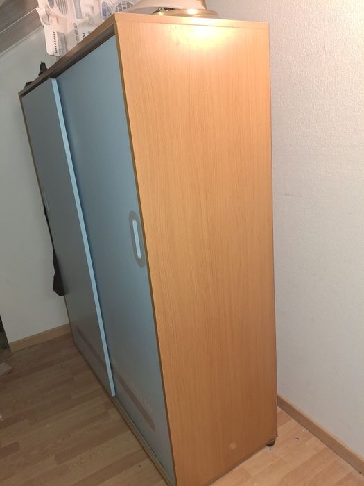 Guarda fatos (roupeiro) usado