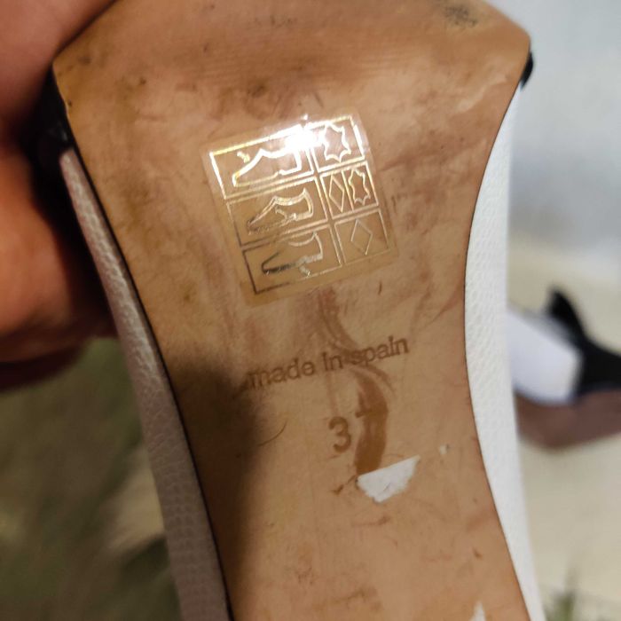 Szpilki skórzane czarno-białe