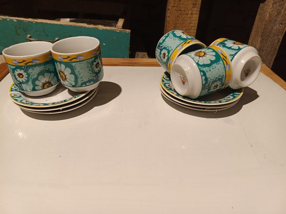 Чашки, різні, по 10 грн