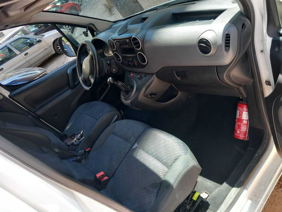 Carrinha Peugeot Partner 3 lugares Longa