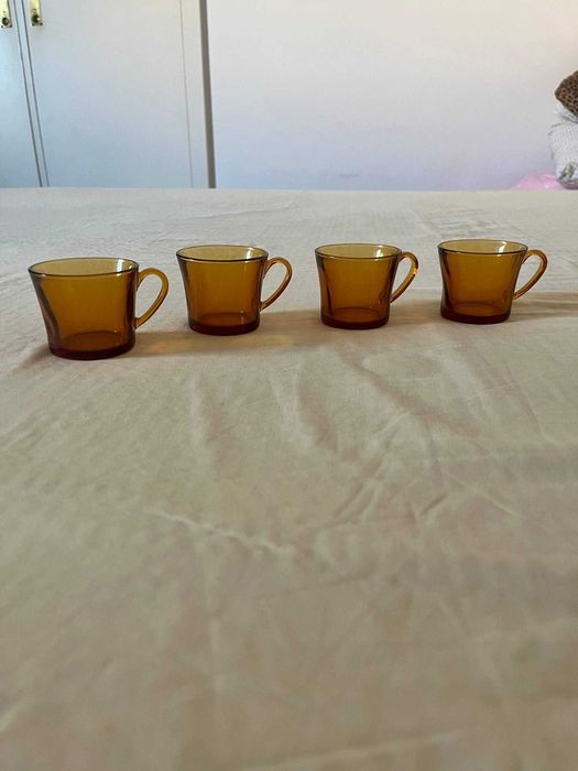 4 chávenas de vidro âmbar vintage