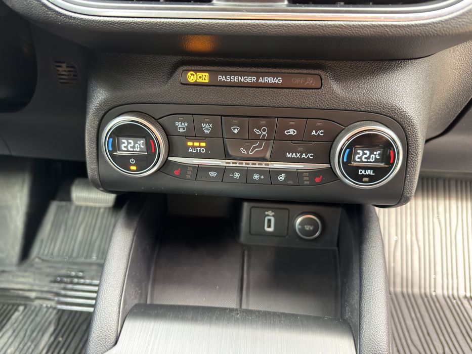 Ford Focus Titanium 2.0 TDI 150 koni Automat