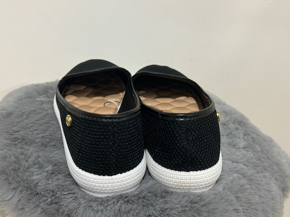 Sapatilha moleca  nova