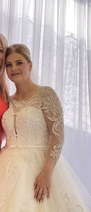 Весільна сукня