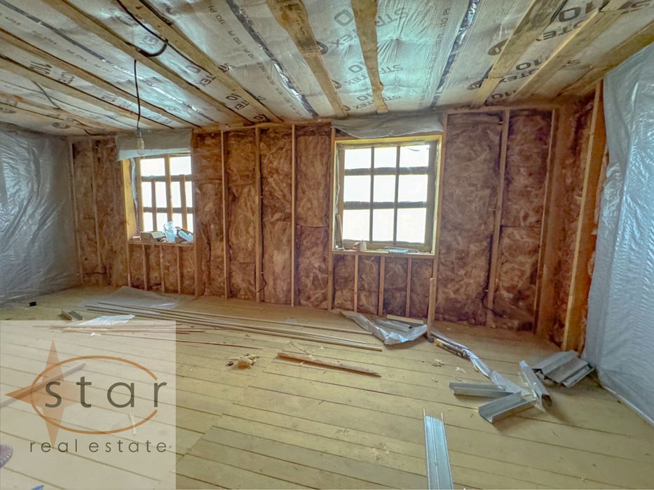 Продаж окремого будинку по вул. Білогірська