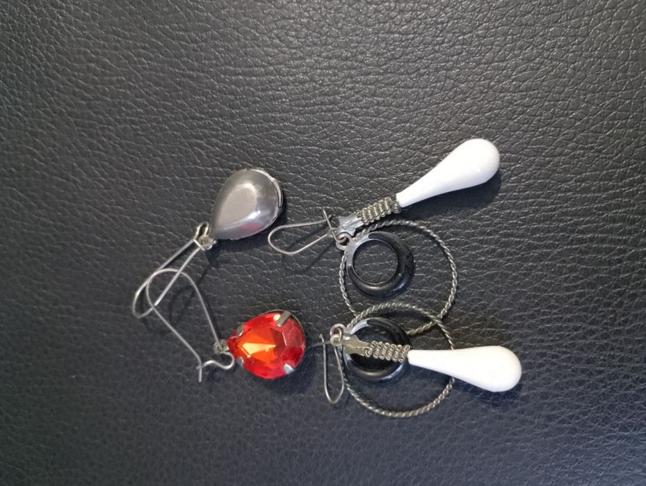 Kolczyki PRL dwie pary