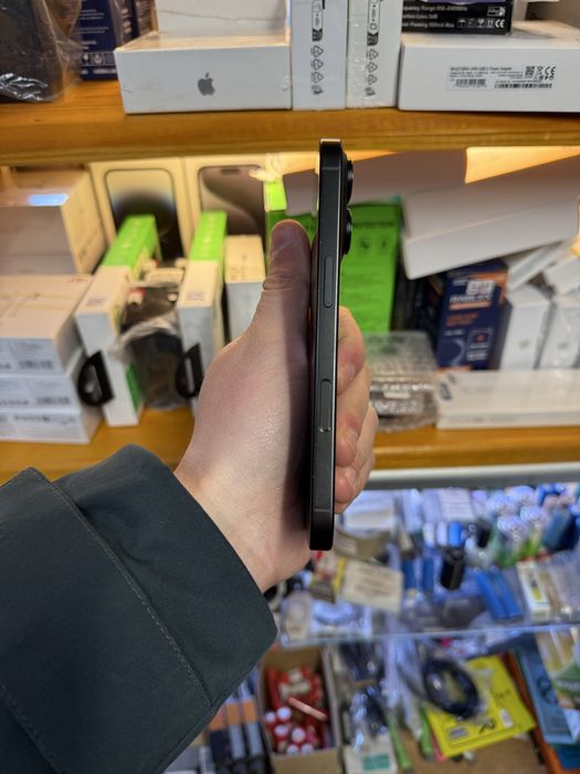 Продам Iphone 16 Pro 512 Black Titanium 93% АКБ Neverlock