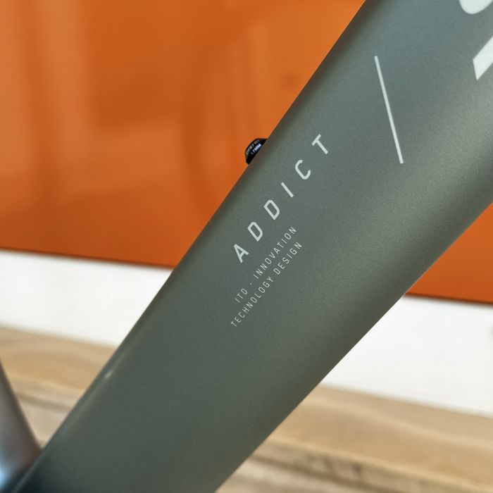 Bicicketa de estrada Scott Addict 40