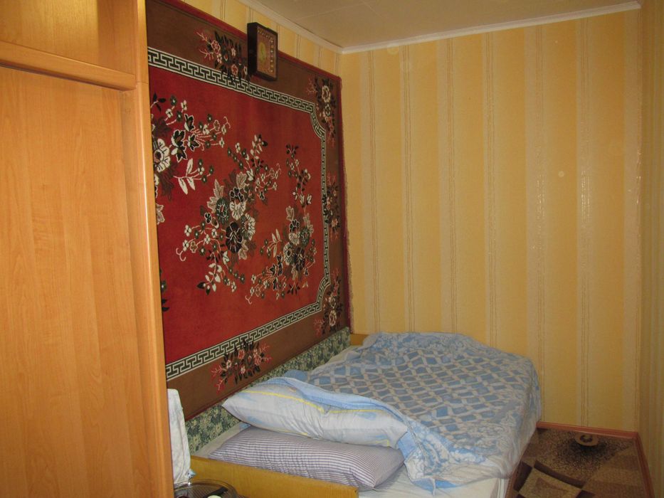 Продам  будинок по вул. В.Скринника (р-н пл.Покровської) або обміняю на 1-2 кімнатну квартиру