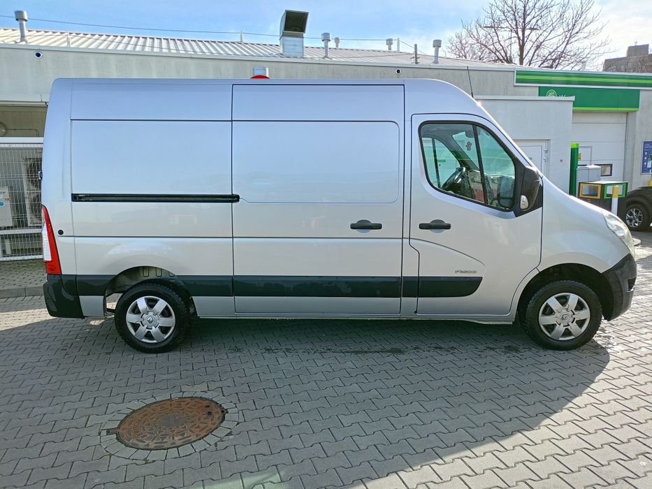 Wynajem busa Renault master