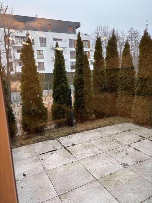 Kawalerka z prywatnym ogródkiem na osiedlu Park Bażantów