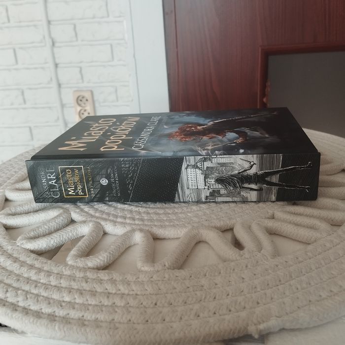 Miasto popiołów Dary anioła Cassandra Clare
