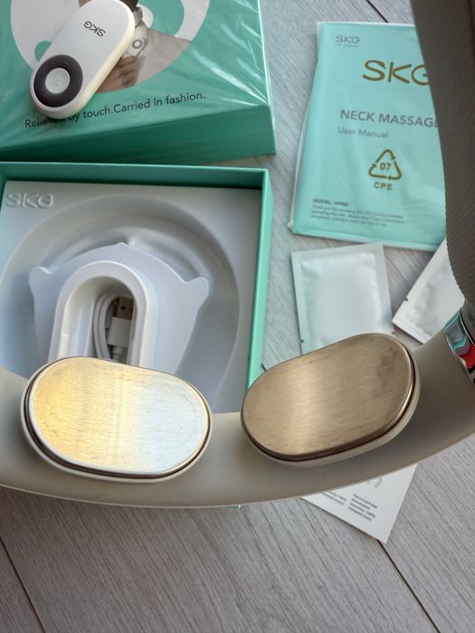Массажер для шеи SKG 4098 white