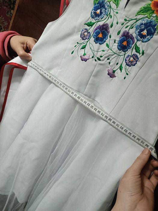 Вишита дитяча сукня