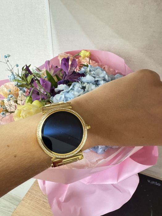 Смарт-часы Michael Kors Rose Gold Sofie