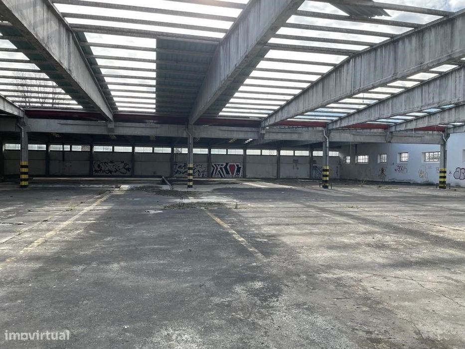Armazém Industrial para Venda em Viseu, Nelas