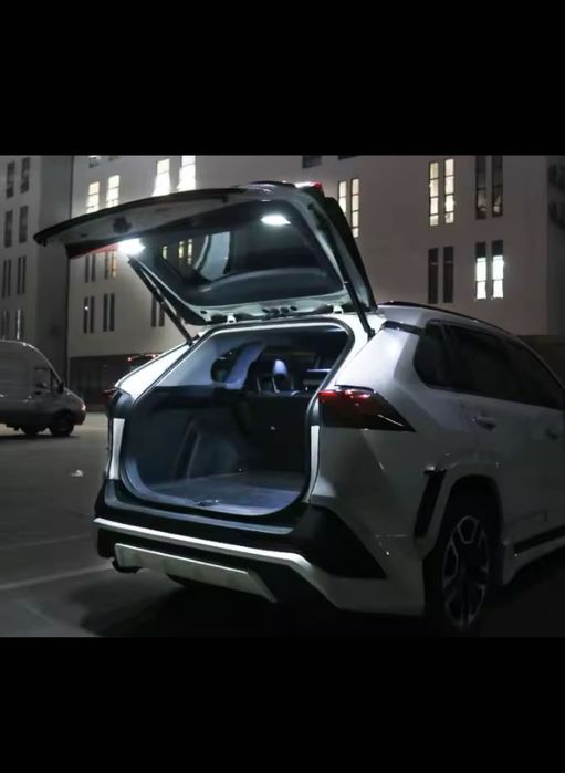 Toyora RAV4 XA50 підсвітка в багажник подсветка в багажник