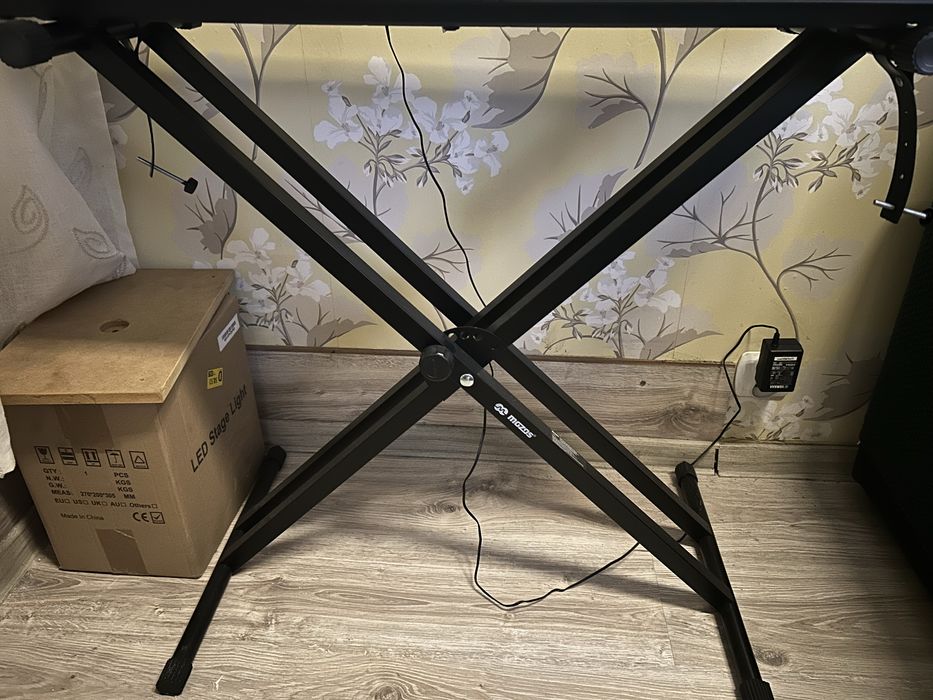 Keyboard yamaha psr e383