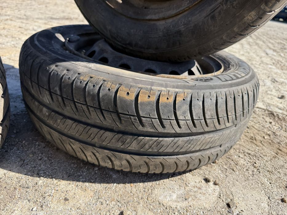 Pneus Michelin 175/65 R14 82T - usados