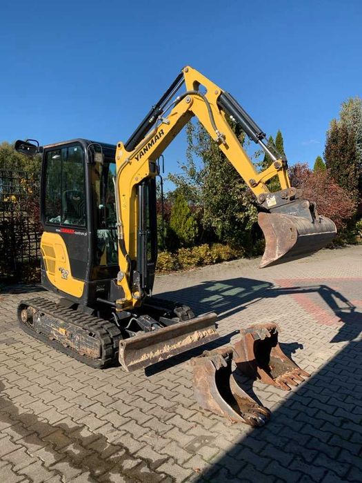 Minikoparka YANMAR SV22